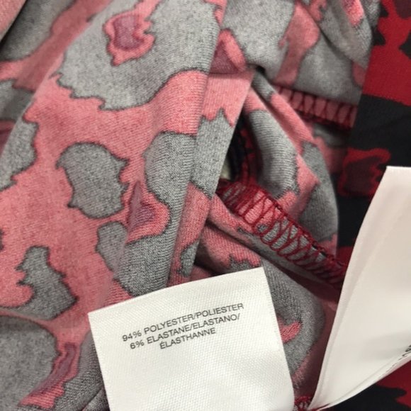 Anne Klein Plus Size Sleeveless Animal Print Top - Picture 6 of 8